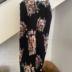 Floral slim fitting dress